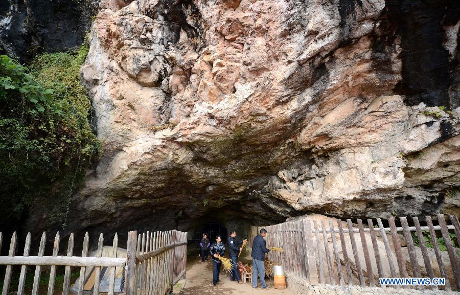 Photo shows the exterior scene of the Xianren Cave in Dayuan Township of Wannian County, east China's Jiangxi Province. Xianren Cave is the location for historically important finds of prehistoric pottery sherds and rice remains. (Xinhua/Zhou Ke) 