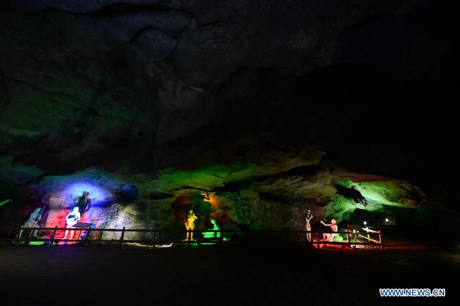 Photo shows the interior scene at the Xianren Cave in Dayuan Township of Wannian County, east China's Jiangxi Province. Xianren Cave is the location for historically important finds of prehistoric pottery sherds and rice remains. (Xinhua/Zhou Ke)