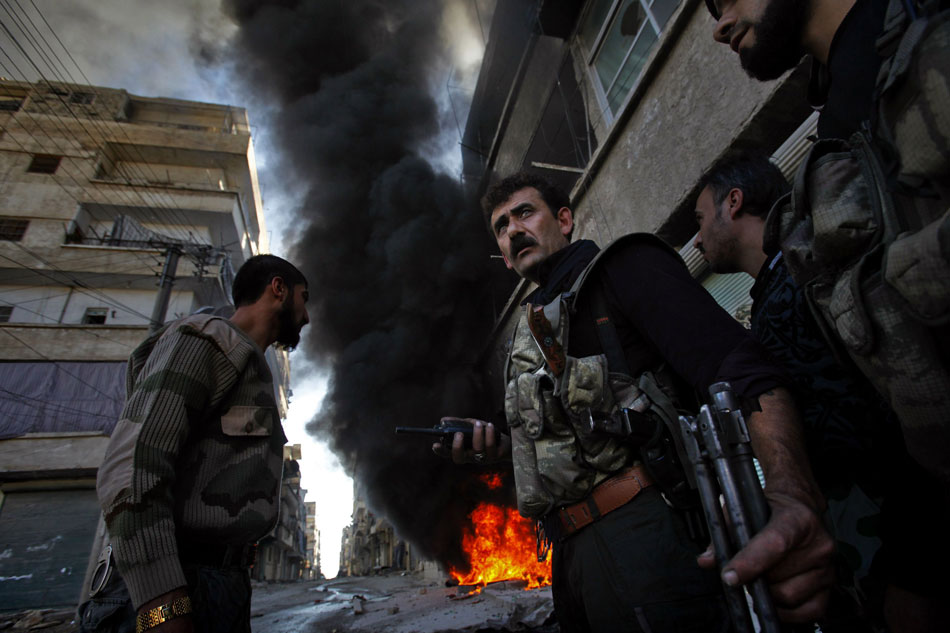 Syria’s armed rebels are poised for a fight against government’s force in Aleppo on Nov. 13, 2012. (Xinhua/AFP)