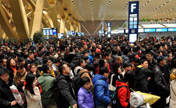 Fog traps passengers at Kunming airport
