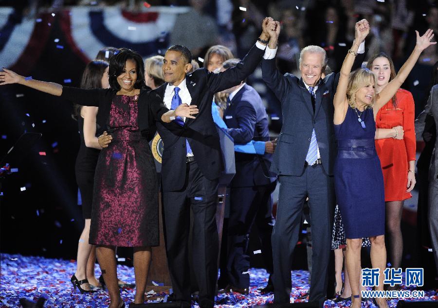 U.S. president Barack Obama (L2, front) and his campaign partner, vice president Biden (R2, front) express appreciation to their supporters in the election night party held in Chicago, the third largest city in U.S., Nov. 7, 2012. (Xinhua/Zhang Jun)