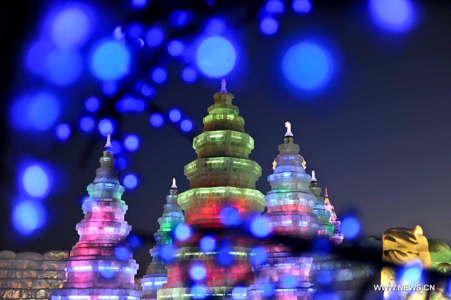 Photo taken on Jan. 5, 2013 shows the night scenery of the Ice and Snow World during the 29th Harbin International Ice and Snow Festival in Harbin, capital of northeast China's Heilongjiang Province. The festival kicked off on Saturday. (Xinhua/Wang Song)