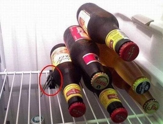 Binder clip works as a rack for your beers in refrigerator. (Source: Xinhuanet.com)