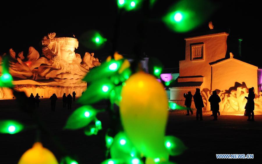 Snow sculptures are seen in the 25th China (Harbin) International Snow Sculpture Art Expo in Harbin, capital of northeast China's Heilongjiang Province, on Jan. 8, 2013. The expo covers an area of 600,000 square meters and used 100,000 cubic meters of snow. (Xinhua/Wang Jianwei) 