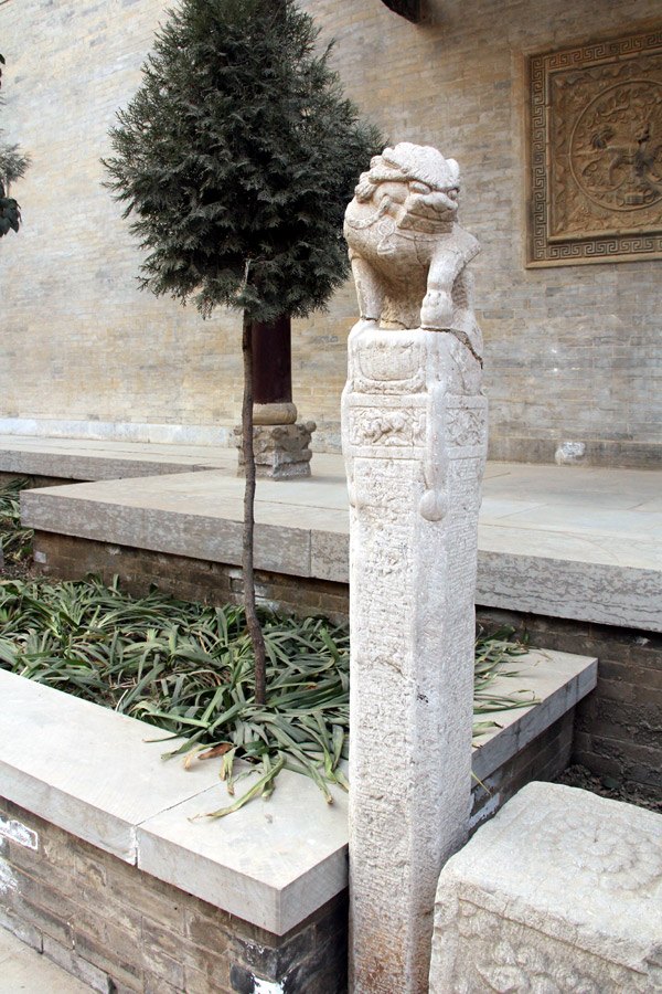 Shown is an ancient hitching-post displayed in the Guanzhong Folk Art Museum in Xi'an, capital of China's northwestern Shaanxi province on Thursday, January 10, 2013.(CRIENGLISH.com/Liu Kun)   