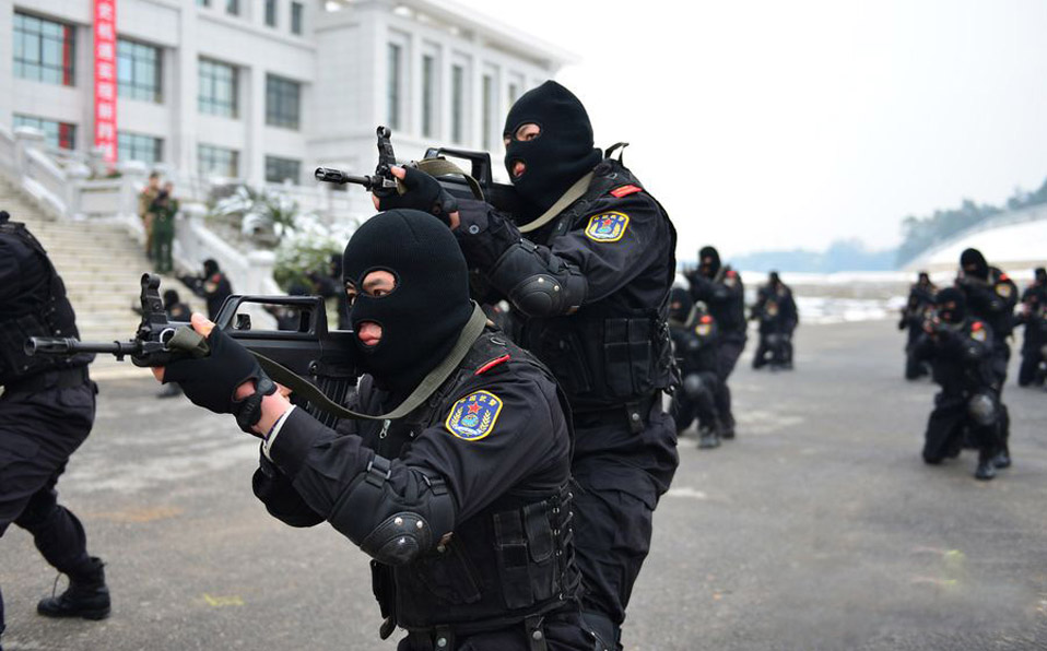 Armed Police soldiers in anti-terrorism training