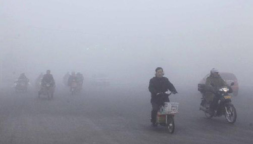 Dense fog hits E,C China, causing serious air pollution  