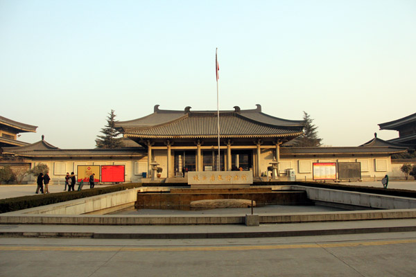 The photo taken on January 11, 2013, shows the entrance of the Shaanxi History Museum. (CRIENGLISH.com/Liu Kun)