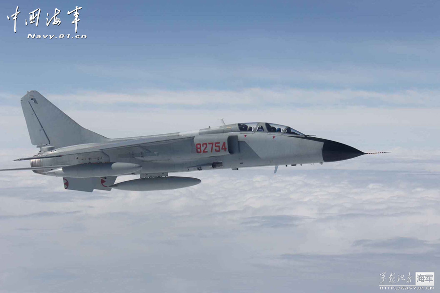 Recently, an aviation unit under the North China Sea Fleet of the Navy of the Chinese People's Liberation Army (PLA) conducted confrontation drill between the "Red Army" and the "Blue Army". The photo shows that the "Flying Leopard" fighter-bombers are in the confrontation drill. (chinamil.com.cn/Wang Jing)