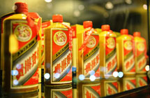 Wealthy still lavish luxury on friends, colleagues