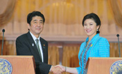 Shinzo Abe arrives in Bangkok for official visit 