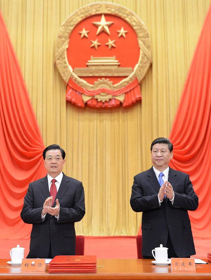 Chinese leaders Hu Jintao (L) and Xi Jinping attend the awarding ceremony of the State Scientific and Technological Award in Beijing, capital of China, Jan. 18, 2013. (Xinhua/Liu Jiansheng) 