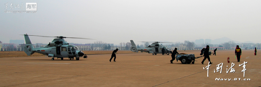 A carrier-based aircraft regiment under the North Sea Fleet of the Navy of the Chinese People's Liberation Army (PLA) conducts tactical training at an airport in Shandong province. (navy.81.cn/Hu Baoliang, Ma Nengmei, Gao Wei)