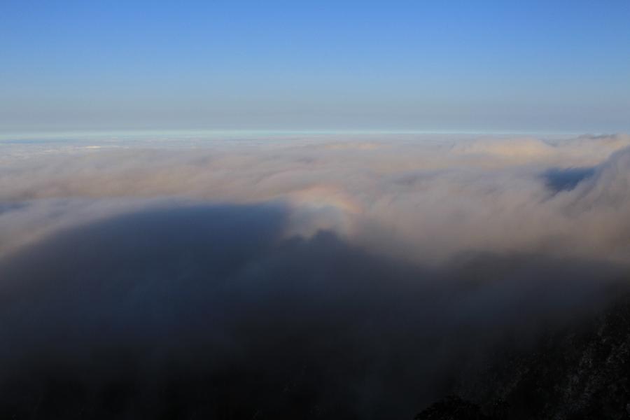 Photo taken on Jan. 13, 2013 shows a view of the Huangshan Mountain, a tourist resort in Huangshan City, east China's Anhui Province. (Xinhua/Li Jianbo) 