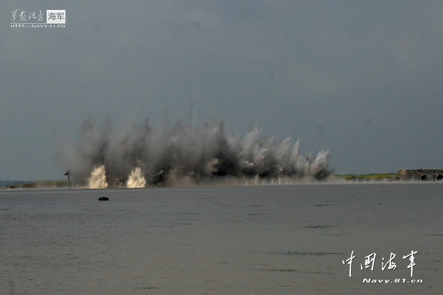 The aviation regiment conducts air raid drill in southern China. (Photo/ Navy.81.cn)