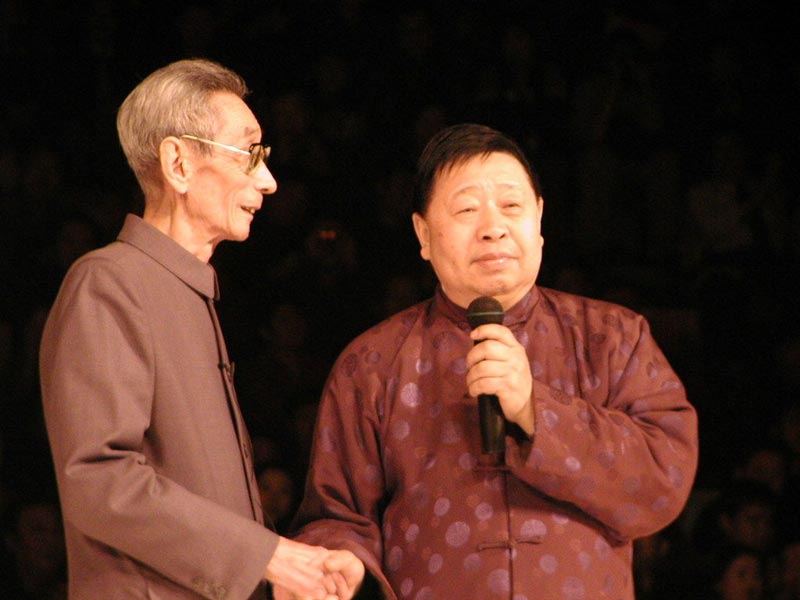 Famous Xiangsheng artists Ma Sanli and Ma Ji (GMW.cn)