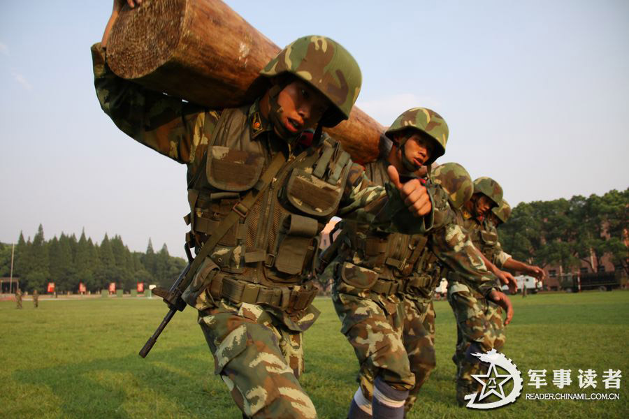 Snipers of the Huzhou Detachment under the Zhejiang Contingent of the Chinese People's Armed Police Force (APF) carry out military training before Spring Festival. (China Military Online/He Yuanhong, Wang Shichun)