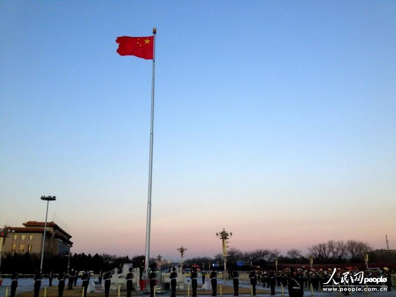 Blue sky reappears over the Tian'anmen Square in Beijing, Feb. 1, 2013. Beijingers experienced 25 foggy days last month. (People’s Daily Online/Weng Qiyu) 