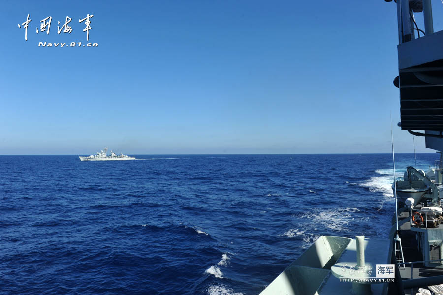 Recently two frigates of South Sea Fleet conduct drill and patrol in South China Sea in order to meet the demand of future maritime battles. (Photo/ Navy.81.cn)