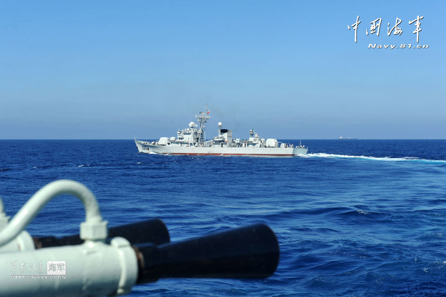Recently two frigates of South Sea Fleet conduct drill and patrol in South China Sea in order to meet the demand of future maritime battles. (Photo/ Navy.81.cn)