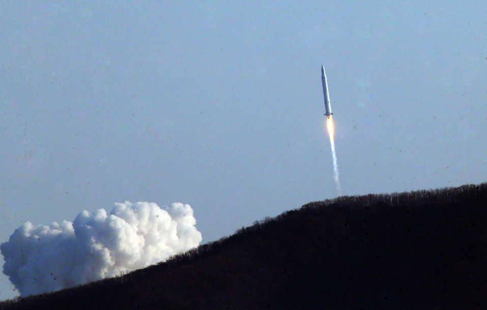 KSLV-1 (Naro) rocket lifts off from the launch pad at Goheung Space Center on Jan. 30, 2013 in Goheung-gun, South Korea. (Xinhua/AFP)