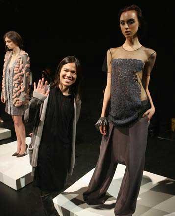 Designer Brandon Sun (L) poses at the Brandon Sun Prestentation during the Spring 2013 Mercedes-Benz Fashion Week at The Box at Lincoln Center on September 11, 2012 in New York City. (CCTV.com)