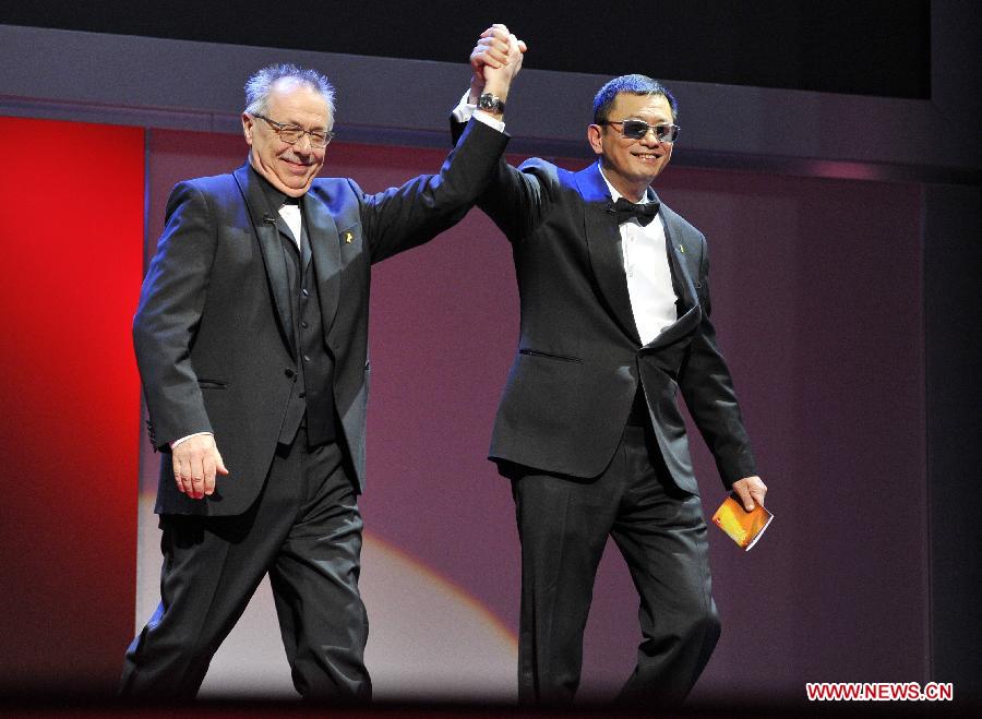 Jury President and Chinese Director Wong Kar Wai attends the awards ceremony with Dieter Kosslick at the 63rd Berlinale International Film Festival in Berlin, Feb. 16, 2013. (Xinhua/Ma Ning)