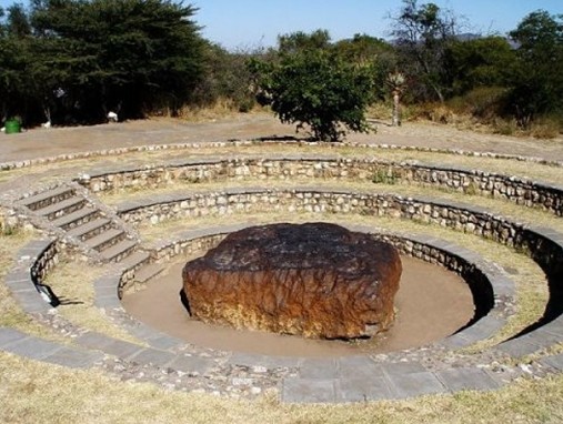 The Hoba Meteorite with an estimated mass of over 60 tons (Namibia,1920). (Source:gmw.com)