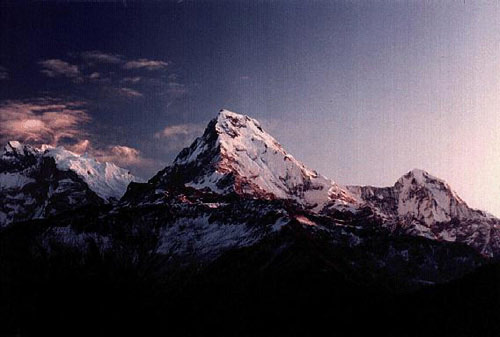 Himalayas - Nepal (Source:news.xinhuanet.com)