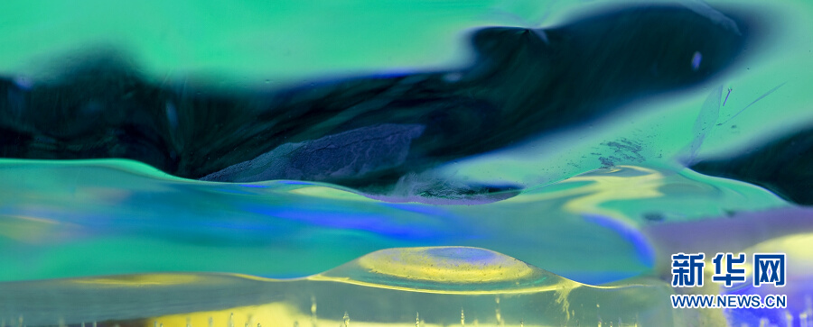 Stunning ice lanterns in microscopic view (Xinhua Photo/Li Guichun)