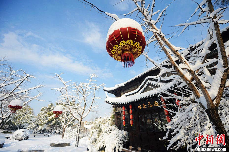 Photo taken on February 19 shows the snow scenery of Yangzhou in East China's Jiangsu Province. (CNS/Meng Delong)