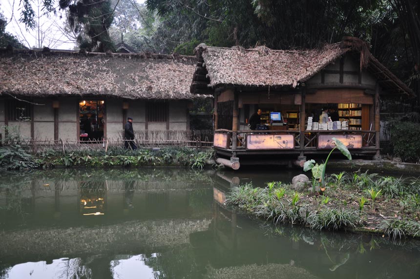 A cultural festival in commemoration of poet-sage Dufu is held in the Thatched Cottage of Du Fu in Chengdu, Feb. 7, 2013. Located at the side of the Flower Bathing Brook on the western outskirts of Chengdu, the Cottage has been rebuilt and converted into a museum to commemorate the realist poet Dufu of the Tang Dynasty. (China.org.cn)