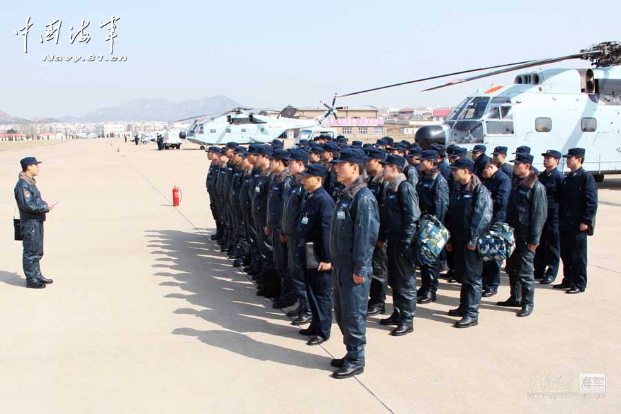 A carrier-based aircraft regiment under the Navy of the Chinese People's Liberation Army (PLA) in flight training after the Spring Festival on Feb. 19, 2013. (navy.81.cn/Hu Baoliang, Zhang Wei, Zhang Yinjie)