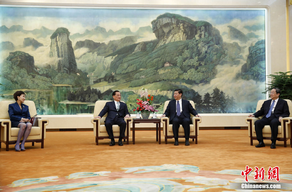 General Secretary of the Communist Party of China (CPC) Central Committee Xi Jinping (2nd R) meets with visiting Honorary Chairman of the Kuomintang Lien Chan (2nd L) at the Great Hall of the People in Beijing, Feb. 25, 2013. (Xinhua/Ding Lin)  