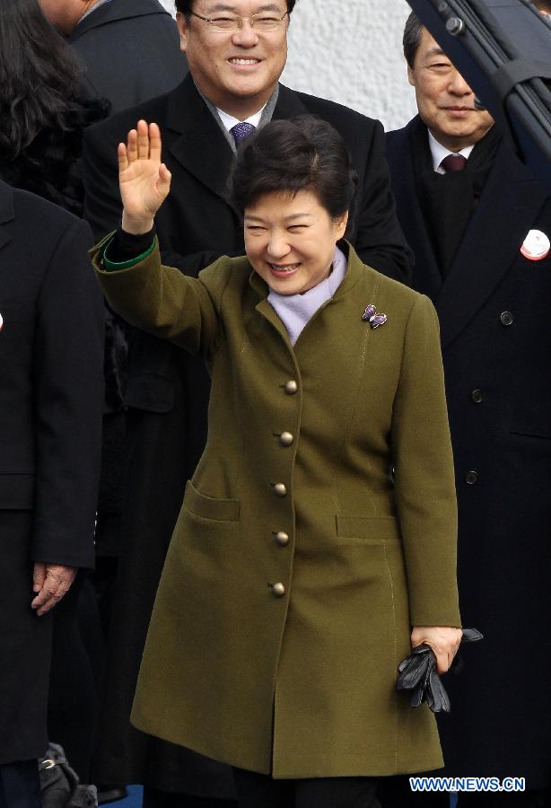 South Korean President Park Geun-hye waves during her inauguration ceremony in Seoul, South Korea, Feb. 25, 2013. Park Geun-hye, the daughter of South Korea's late military strongman Park Chung-Hee, was sworn in as the country's first female president on Monday. (Xinhua/Park Jin Hee)