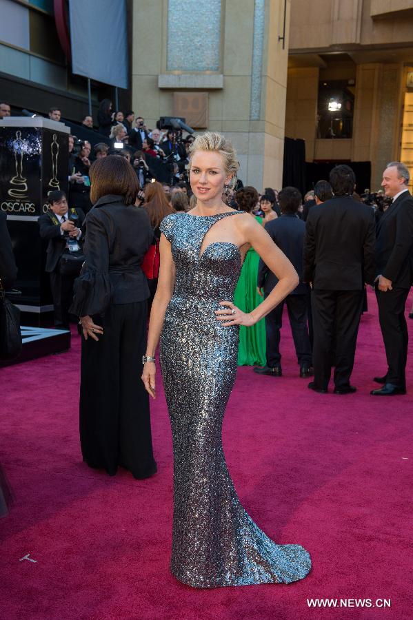 Actress Naomi Watts arrives at the Oscars at the Dolby Theatre in Hollywood, California on Feb. 24, 2013. (Xinhua/Matt Petit) 