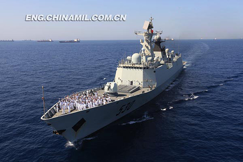 The picture shows a scene of the "Xuzhou" guided missile frigate on an escort mission in the waters of the Gulf of Aden. (Chinamil.com.cn /Qian Xiaohu and Fang Ting)