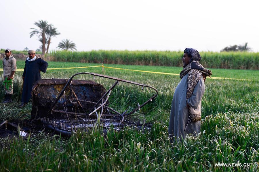 Photo taken on Feb. 26, 2013 shows the wreckage of a hot air balloon that crashed in Luxor, Egypt. The death toll of Egypt's Luxor balloon accident rose to 19 Tuesday afternoon after a seriously-wounded English tourist died at Luxor International Hospital, including nine from China's Hong Kong, Mohamed Sultan, head of Egypt's Ambulance Authority, confirmed to Xinhua. (Xinhua/Qin Haishi) 