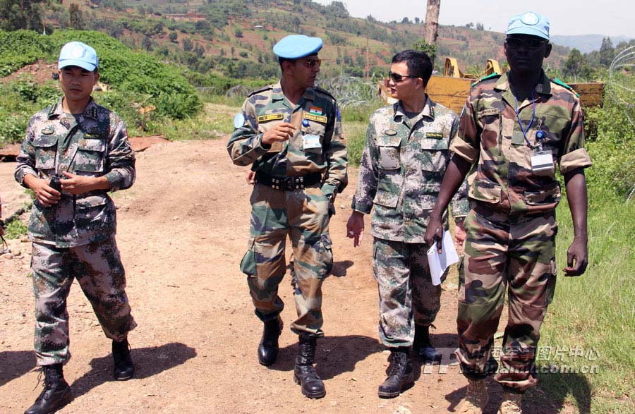 The 15th Chinese peacekeeping engineer detachment to Congo (K) received combat readiness verification by a team of the United Nations on February 26, 2013, Congo (K) Eastern Time. The team members saw all the items passing the verification at a serviceability rate of 100 percent.(China Military Online/Qu Donghu,Liu Chunyang) 