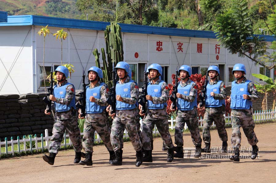 The 15th Chinese peacekeeping engineer detachment to Congo (K) received combat readiness verification by a team of the United Nations on February 26, 2013, Congo (K) Eastern Time. The team members saw all the items passing the verification at a serviceability rate of 100 percent.(China Military Online/Qu Donghu,Liu Chunyang) 