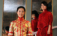 Wedding dress show held in Shanghai 