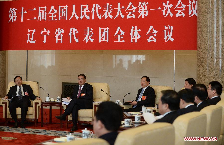 Deputies to the 12th National People's Congress (NPC) from northeast China's Liaoning Province take part in a panel discussion in Beijing, capital of China, March 5, 2013. A panel discussion of the Liaoning delegation to the first session of the 12th NPC was open to media on Tuesday. (Xinhua/Wang Jianhua)