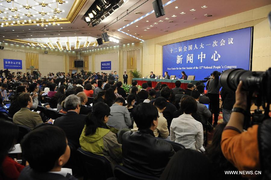 A press conference is held by the first session of the 12th National People's Congress (NPC) in Beijing, capital of China, March 6, 2013. Zhang Ping, minister of the National Development and Reform Commission, answered questions at the press conference. (Xinhua/Wang Peng)