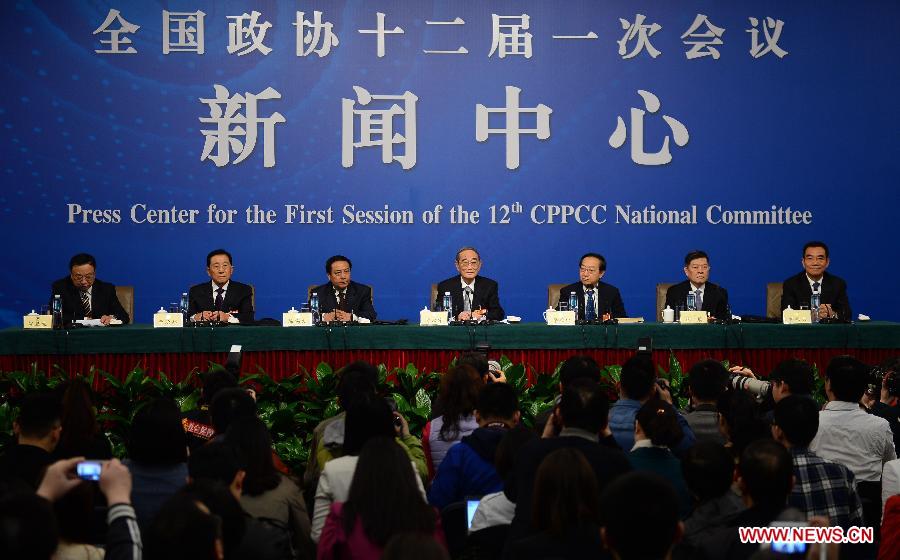 A press conference is held by the first session of the 12th National Committee of the Chinese People's Political Consultative Conference (CPPCC) in Beijing, capital of China, March 7, 2013. Members of the 12th CPPCC National Committee Jia Zhibang, Chen Xiwen, Li Yi'ning, Li Yizhong, Du Ying and Lin Yifu (from 2nd L to 1st R) answered questions at the press conference. (Xinhua/Jin Liangkuai)