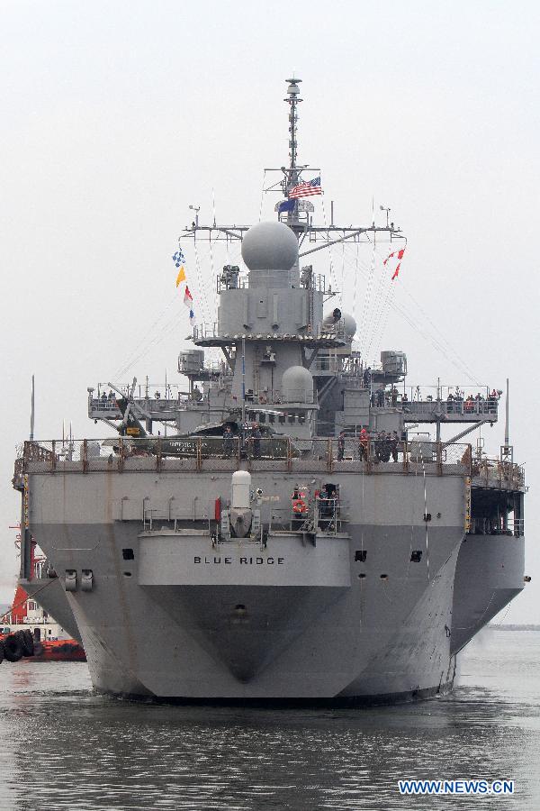 The USS Blue Ridge (LCC-19) docks in Manila, the Philippines, March 7, 2013. The USS Blue Ridge, flagship for the Commander of the U.S. Navy's 7th Fleet, started a four-day goodwill visit to Manila on Thursday. (Xinhua/Rouelle Umali) 