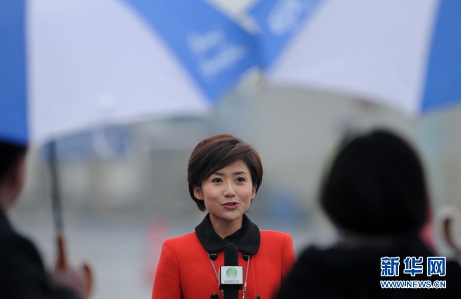 An expected spring rain adds glamour to the scenery of the Great Hall of the People in Beijing. The closing meeting of the first session of the 12th National Committee of the Chinese People's Political Consultative Conference (CPPCC) was held at the Great Hall of the People in Beijing, capital of China, March 12, 2013. (Xinhua News Agency/Zhai Zihe)