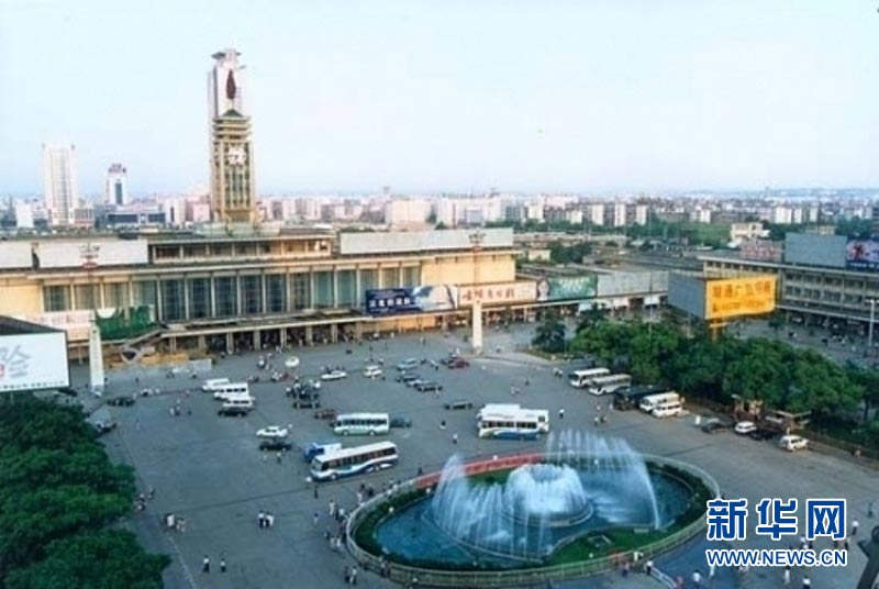 Changsha:  The average house price is 5,790 yuan per square meter. 1 million in Changsha can purchase a 120 square-meter new apartment in downtown area or a typical large residential house in rural area. (Photo/Xinhua)