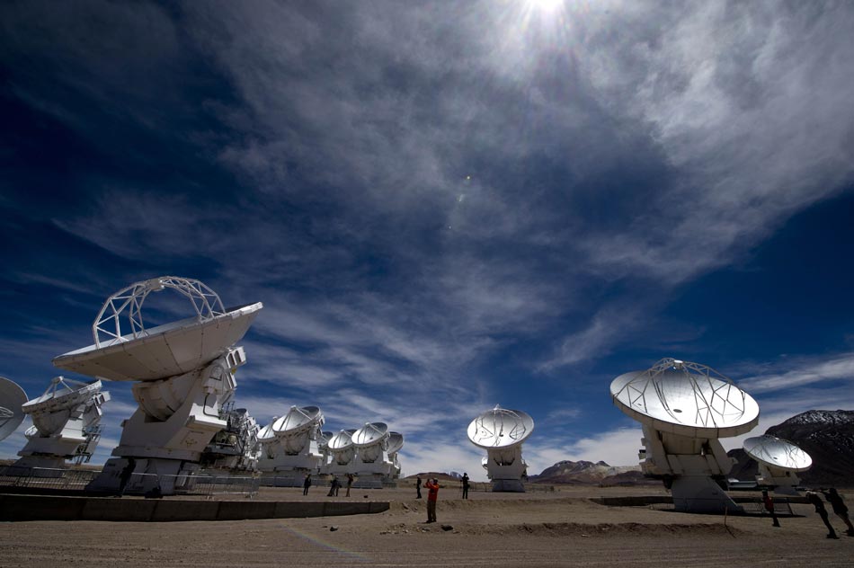 Chile unveils world's largest astronomical observatory in the remote Atacama Desert of the northern Chilean Andes on March 13, 2013. (Photo/Xinhua) 