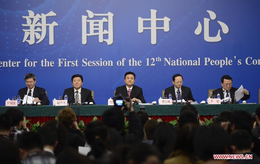 A news conference on environmental protection and construction of ecological civilization is held by the first session of the 12th National People's Congress in Beijing, capital of China, March 15, 2013. (Xinhua/Wang Peng)