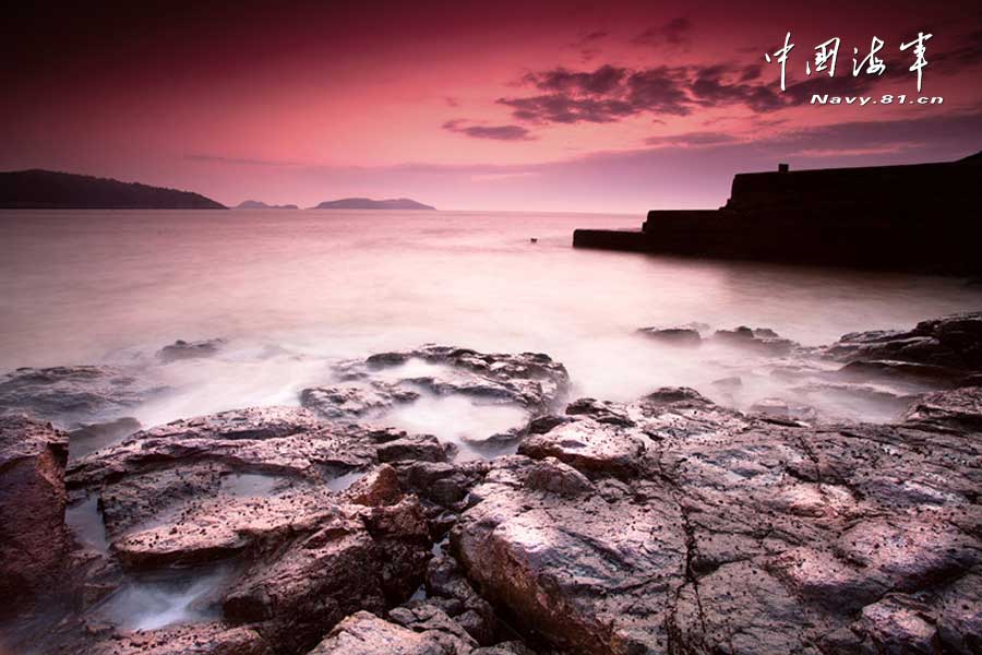 This photo shows the beautiful scenery around the radar station run by the East China Sea Fleet of the Navy of the Chinese People's Liberation Army (PLA) on the Yandang Mountain, Zhejiang Province. (navy.81.cn /Li Hao, Ye Wenyong)